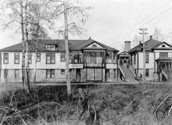 The Kelowna hospital with its first addition, the maternity wing. Prior to the addition of the new building, expectant mothers were asked to have their babies at home as they were taking up too many of the hospital’s beds. | Kelowna Public Archives 2211