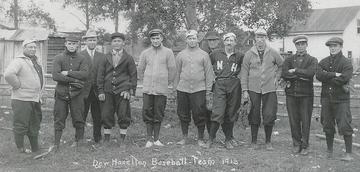 Clifford McWha with baseball team