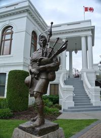 Piper Richardson's statue