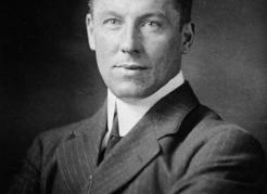 Photo of Robert Service