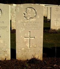 Reginald Woods’ grave